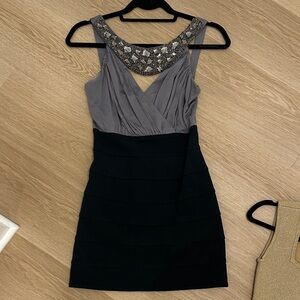 Chic Sleeveless Gray and Black Dress